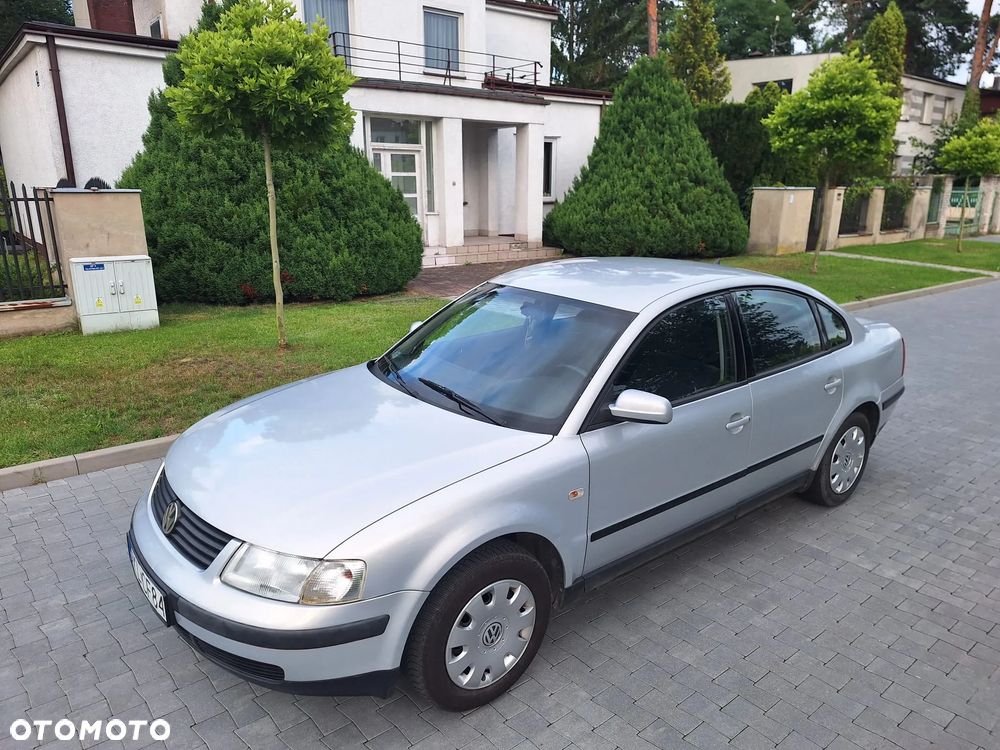 Volkswagen Passat 1.6 Comfortline - 17