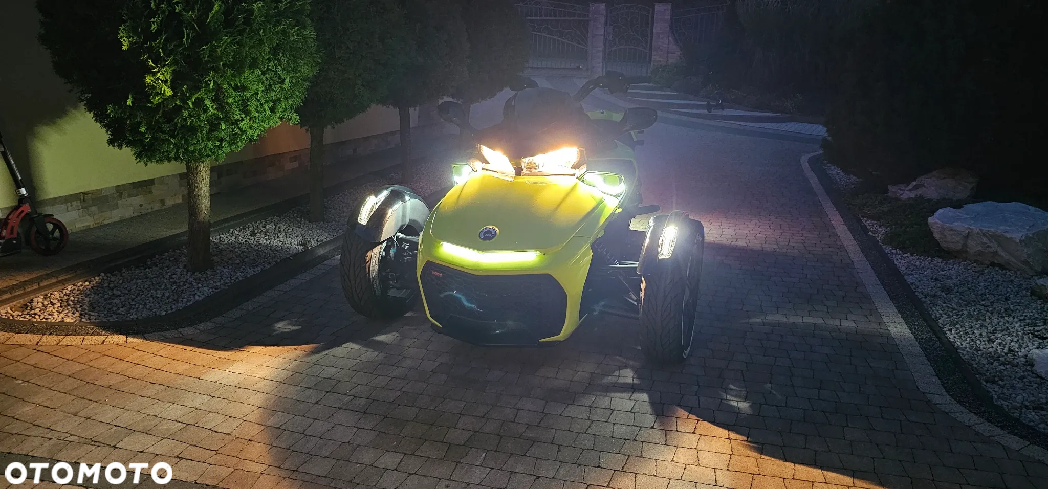 Can-Am Spyder - 2