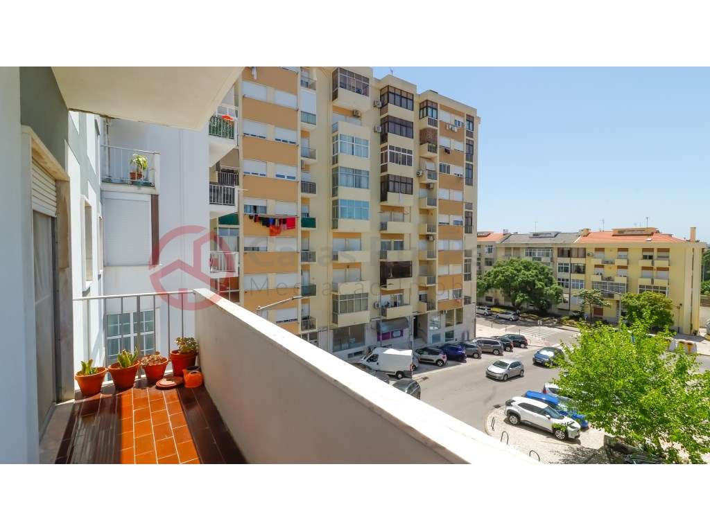 Apartamento remodelado T3 em prédio com elevador na Quinta do Rouxi... - Grande imagem: 2/22