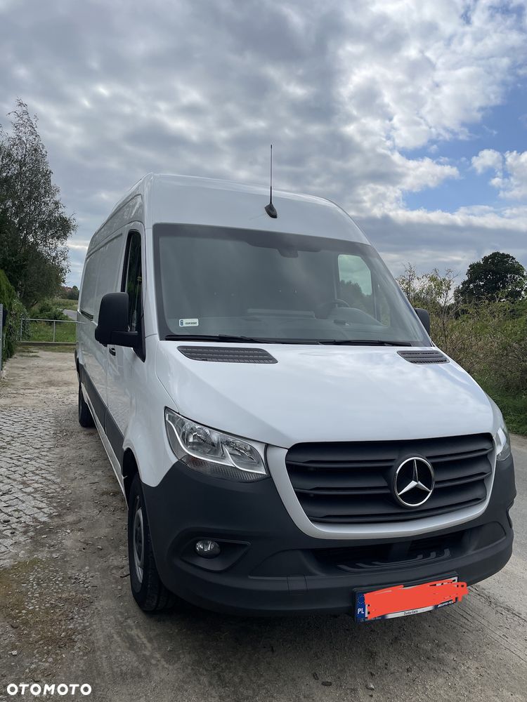 Mercedes-Benz Sprinter - 2