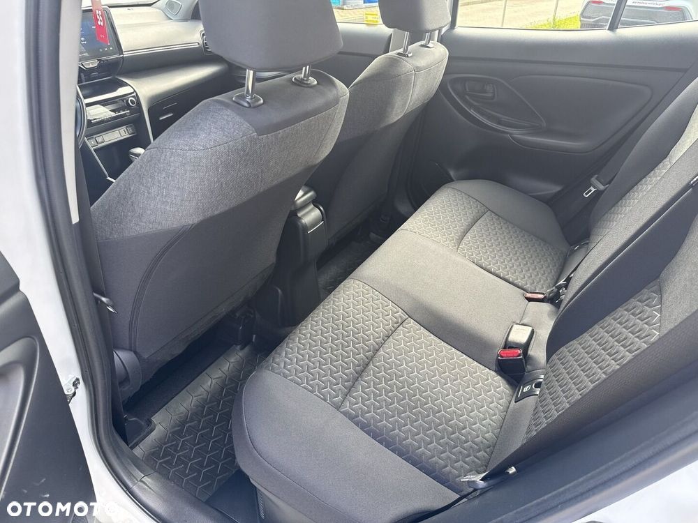 Toyota Yaris Cross Hybrid 1.5 Comfort 4x4 - 11