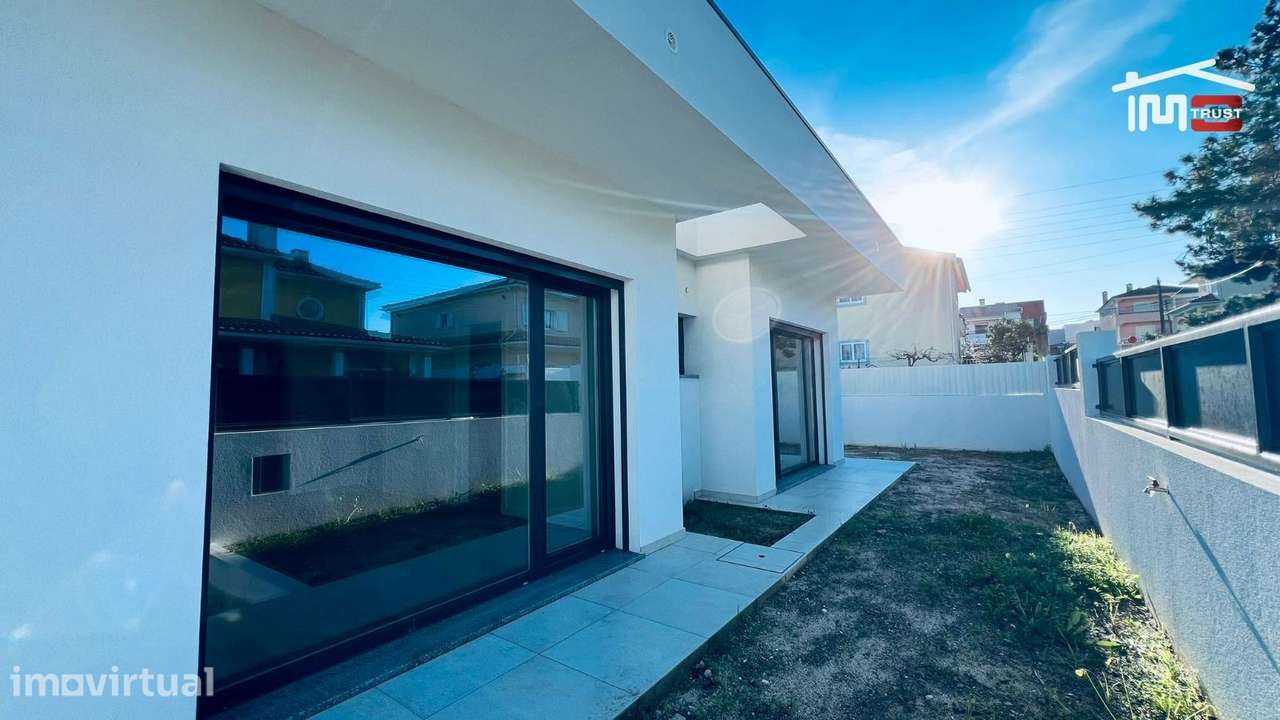 Encantadora moradia, isolada T5 no Alto Estanqueiro - Grande imagem: 2/39