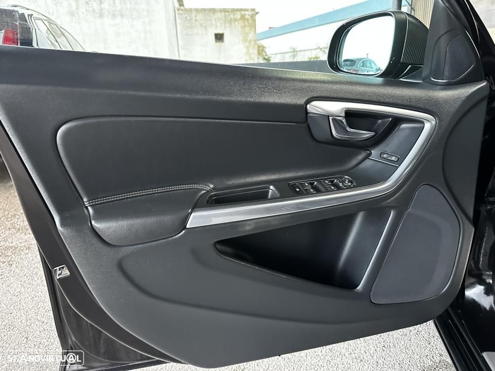 Volvo V60 2.4 D6 R-Design AWD Phev - 19