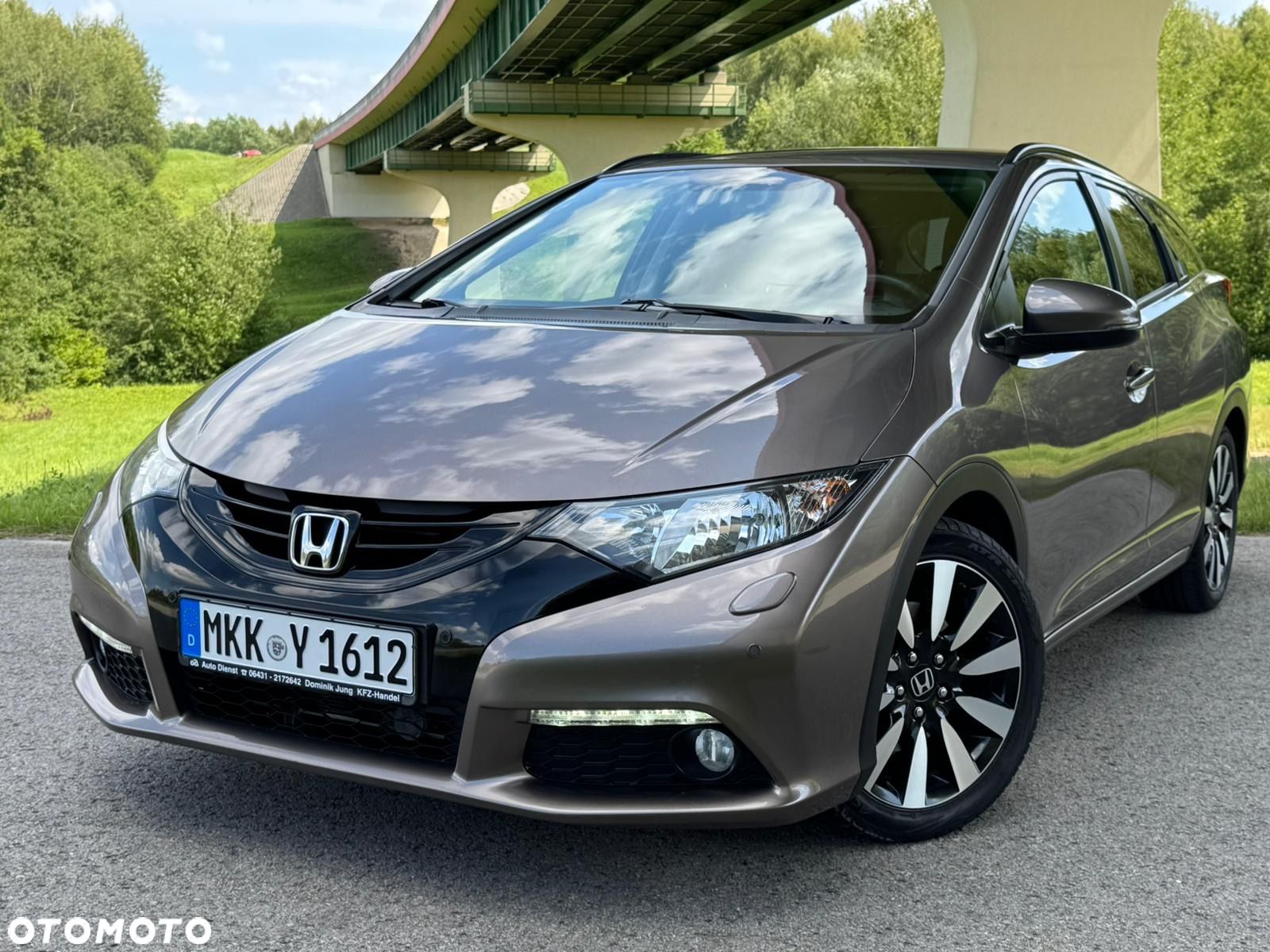 Honda Civic Tourer 1.8 i-VTEC Automatik Style Edition - 1