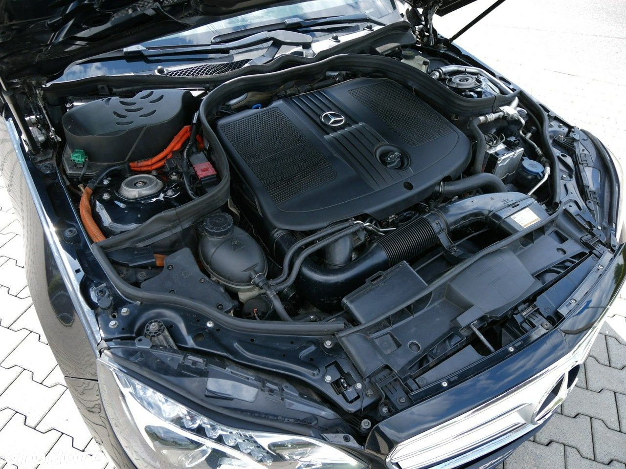 Mercedes-Benz Klasa E 300 BlueTEC HYBRID 7G-TRONIC - 24