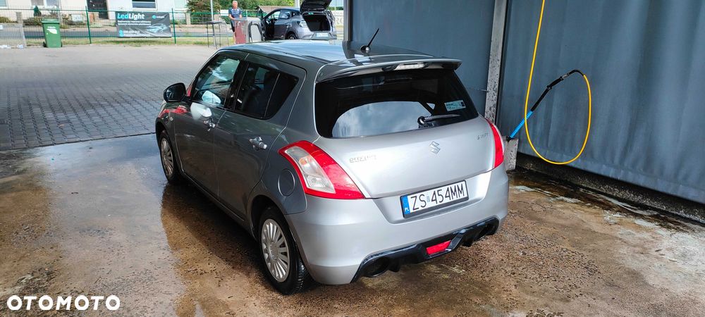 Suzuki Swift - 1