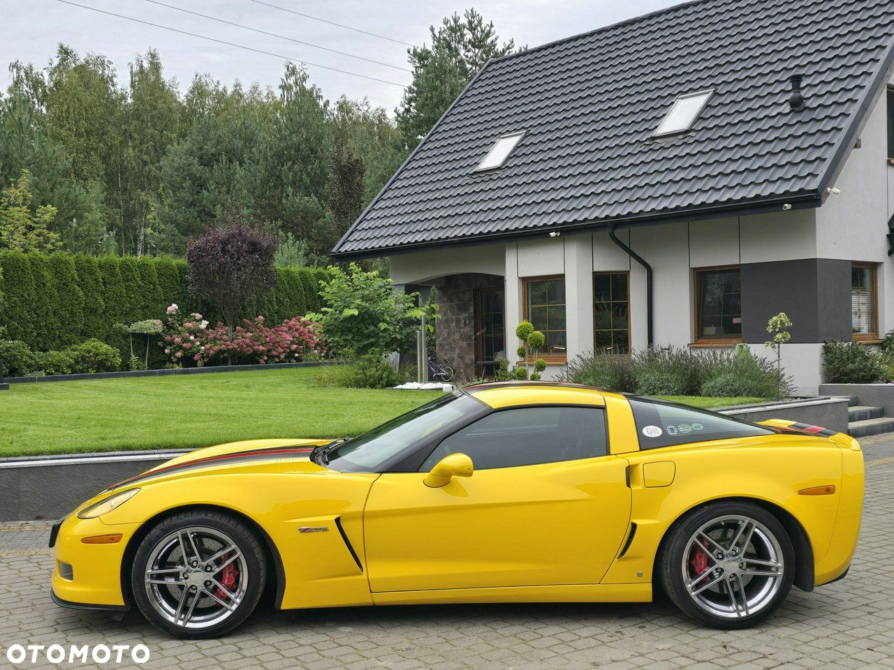 Chevrolet Corvette - 20
