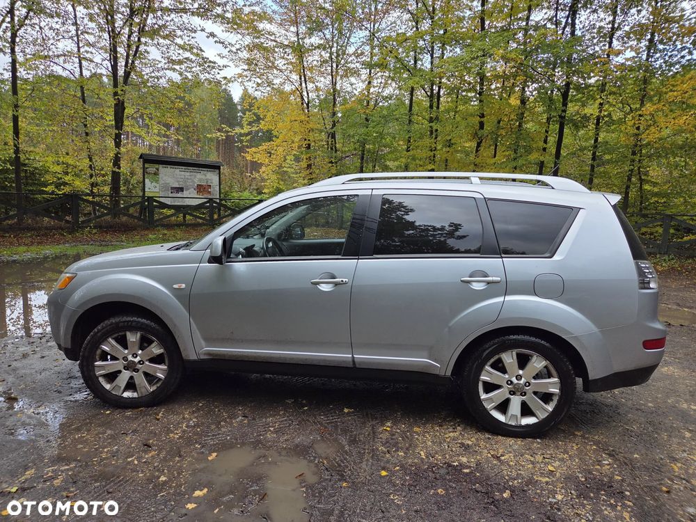 Mitsubishi Outlander 2.0 DID Instyle - 4