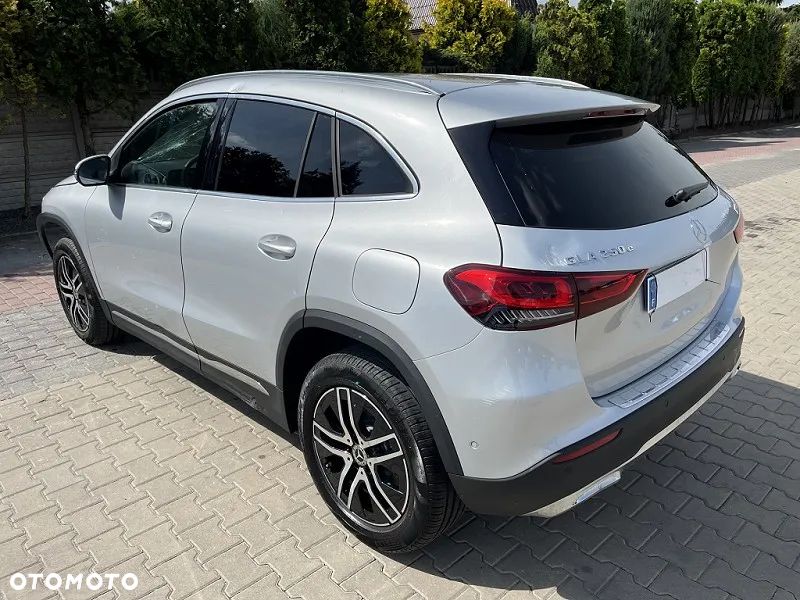 Mercedes-Benz GLA - 1