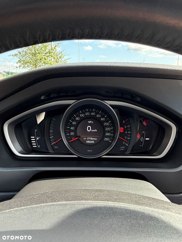 Volvo V40 T2 - 13