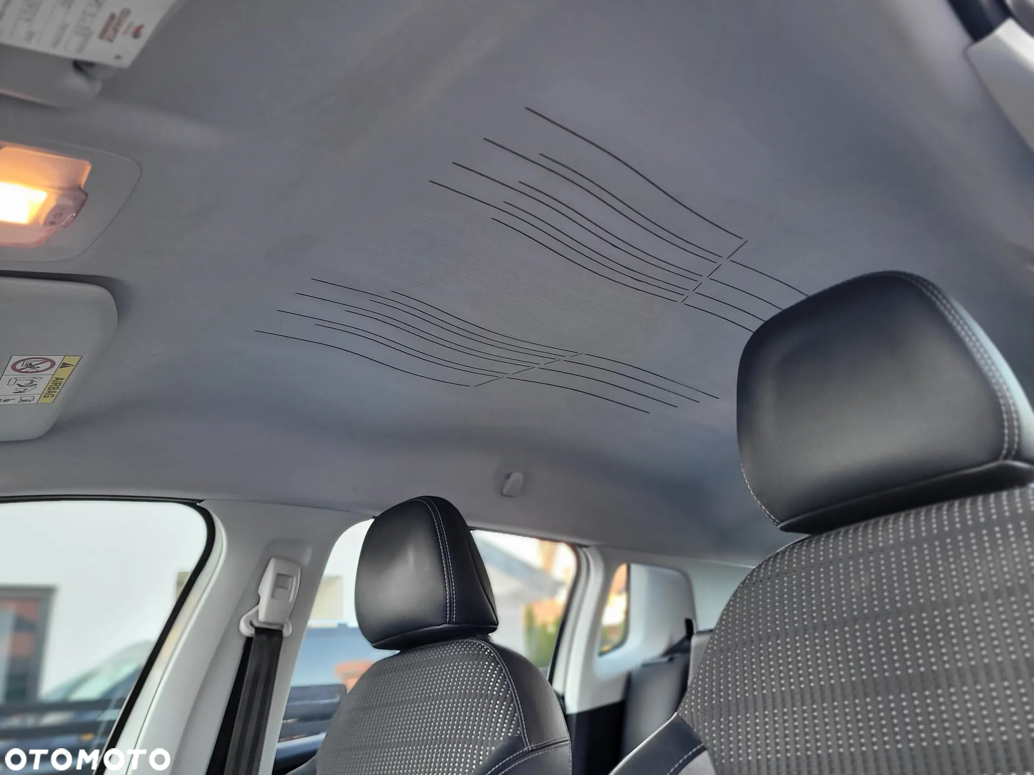 Peugeot 2008 1.2 Pure Tech Allure S&S - 15