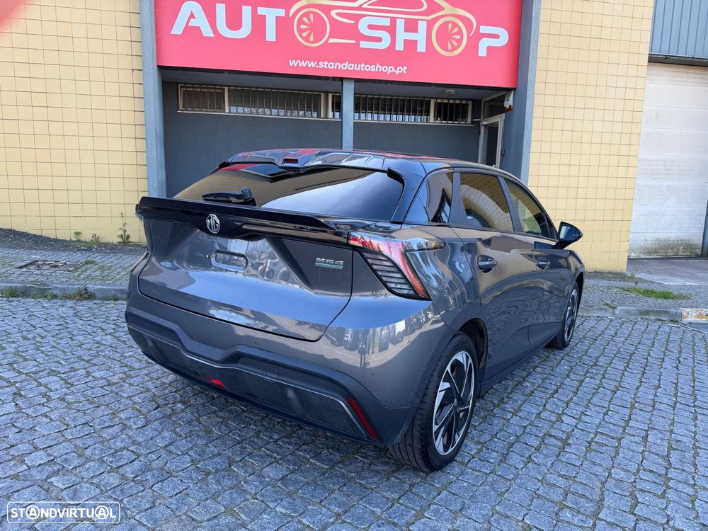 MG MG4 64 kWh Luxury - 17