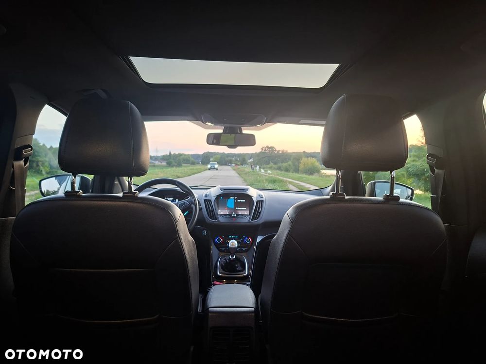 Ford Kuga 2.0 TDCi 2x4 ST-Line - 21