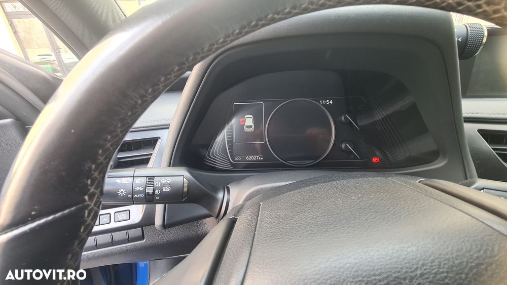 Lexus UX 250h (E-FOUR) Executive Line - 10