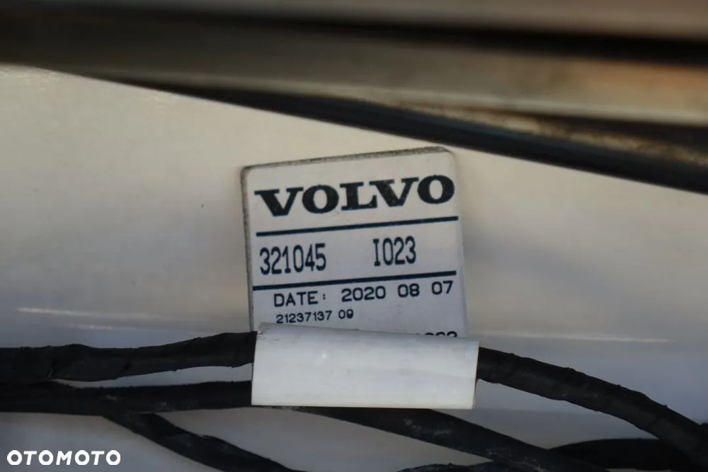 Volvo FH 500 GLOBETROTTER / STANDARD/ AUTOMAT / EURO 6 / KLIMATYZACJA POSTOJOWA/ 2 ZBIORNIKI PALIWA - 30