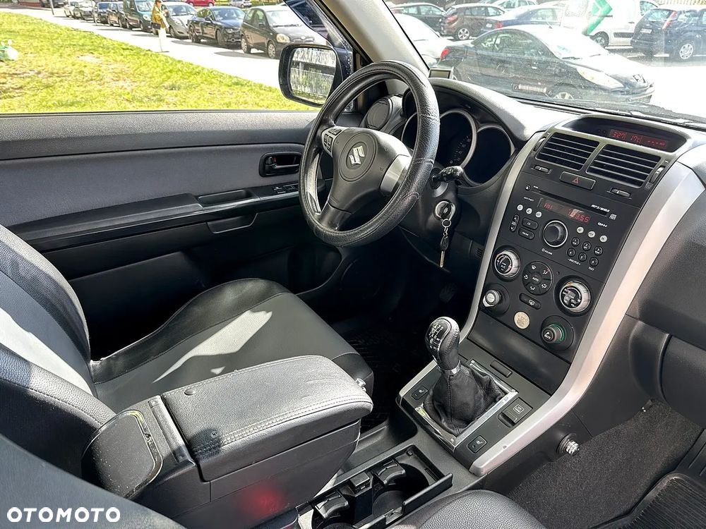 Suzuki Grand Vitara 1.6 - 8