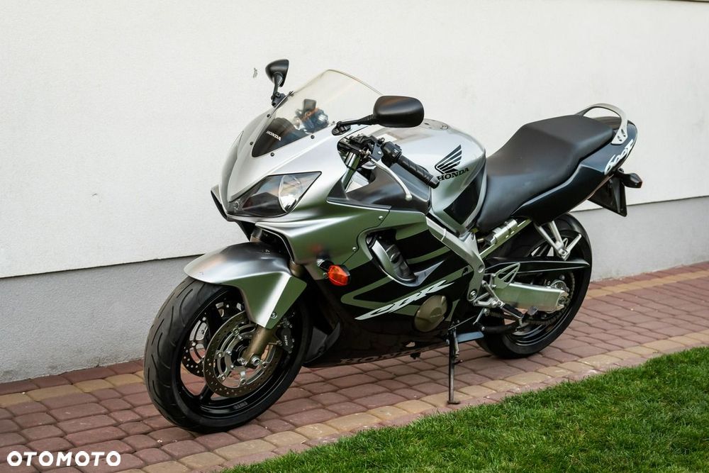 Honda CBR - 7