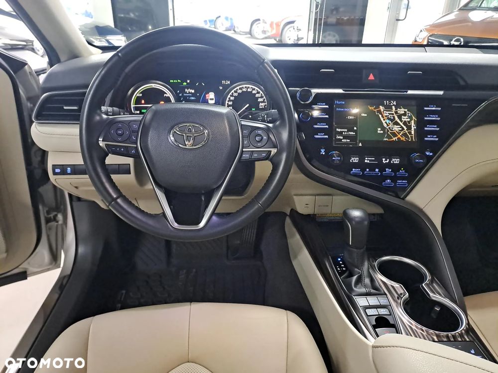 Toyota Camry 2.5 Hybrid Executive CVT - 17