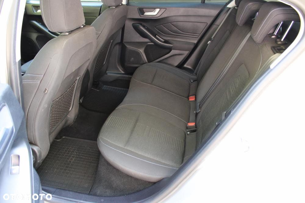 Ford Focus - 10