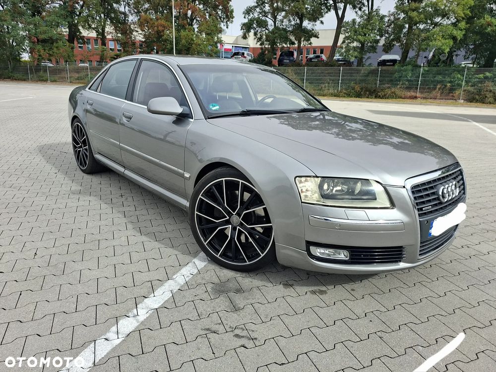Audi A8 - 8