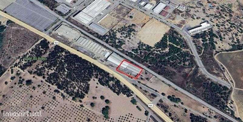 Espaço comercial junto à EN 4 e acesso à A6 - Vendas Novas - Grande imagem: 2/3