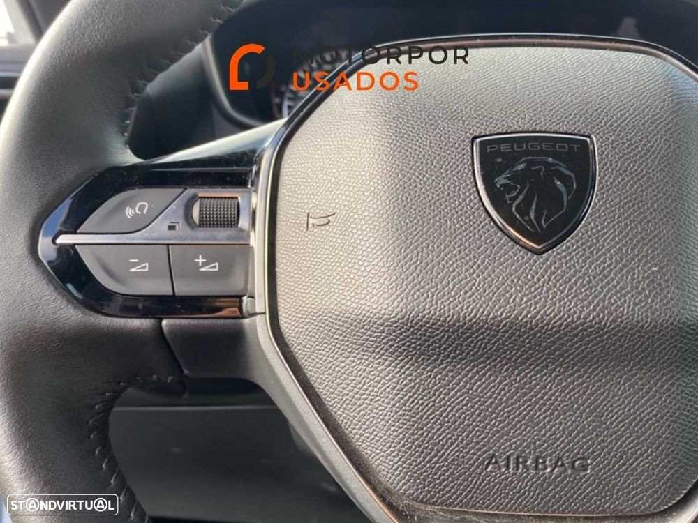 Peugeot 2008 1.2 Style - 12