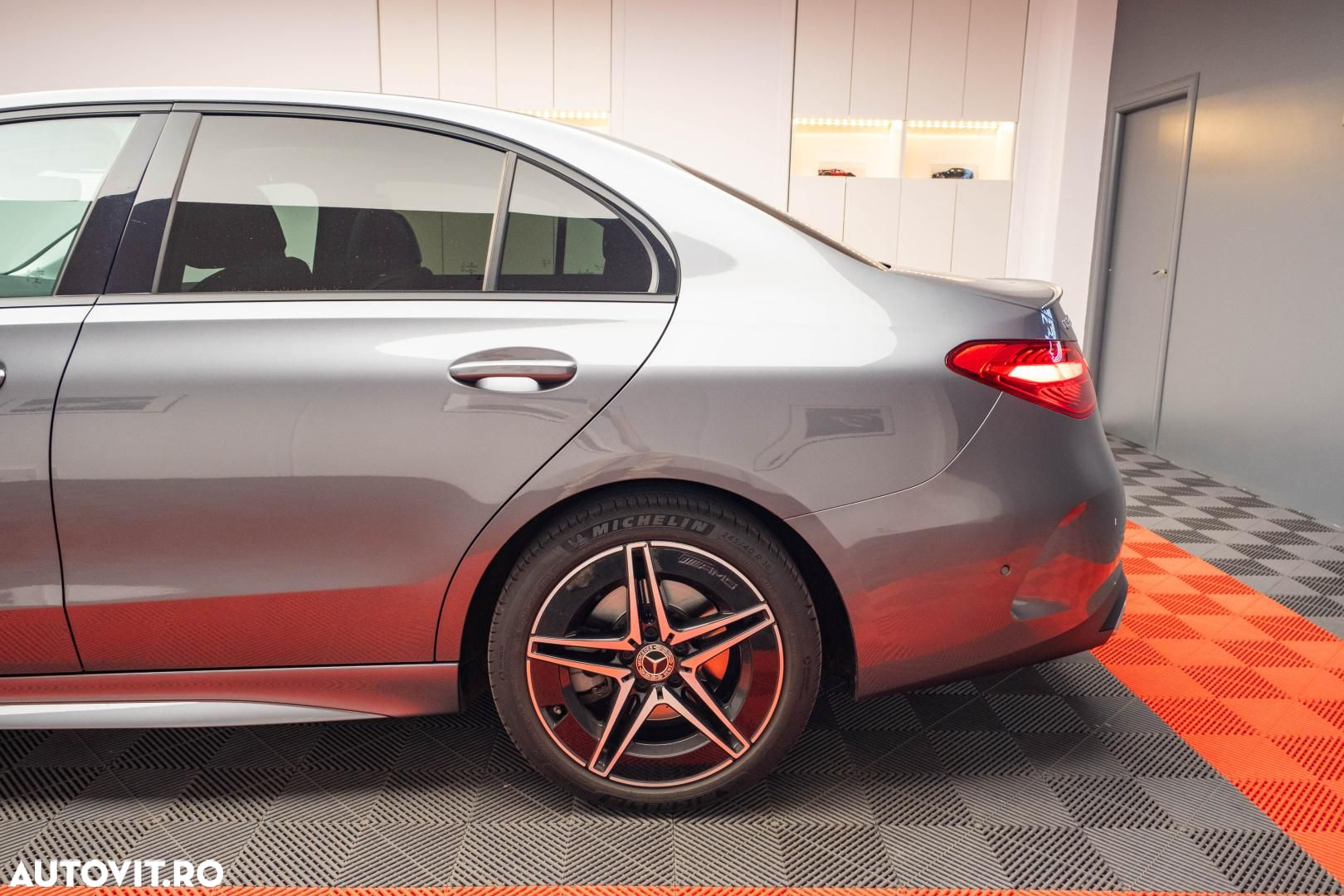 Mercedes-Benz C 300 4Matic T 9G-TRONIC - 9