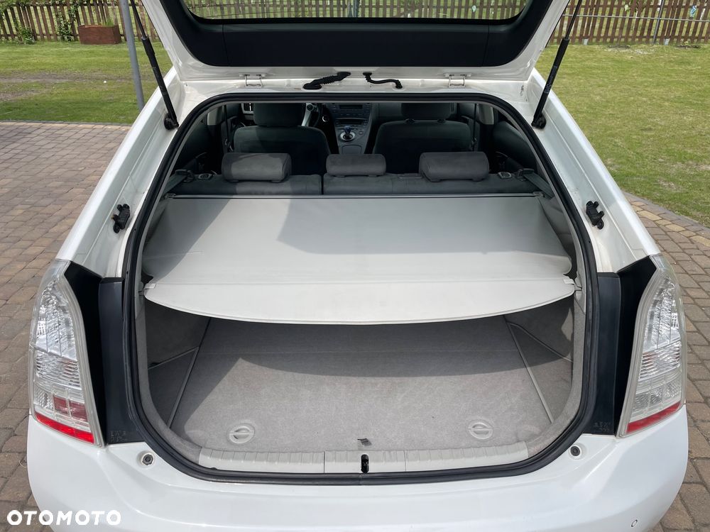 Toyota Prius - 17