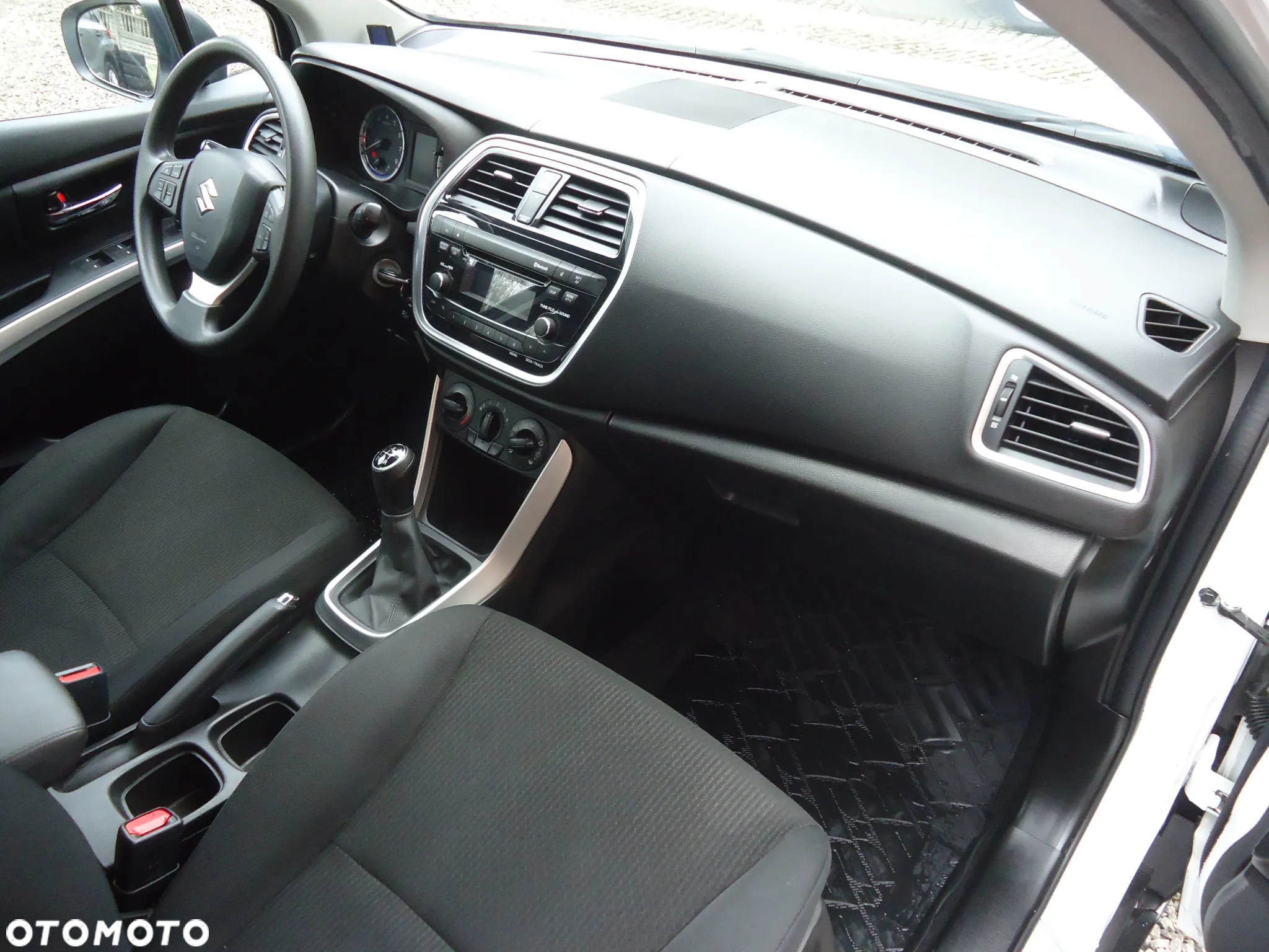 Suzuki SX4 S-Cross 1.0 T Comfort - 23
