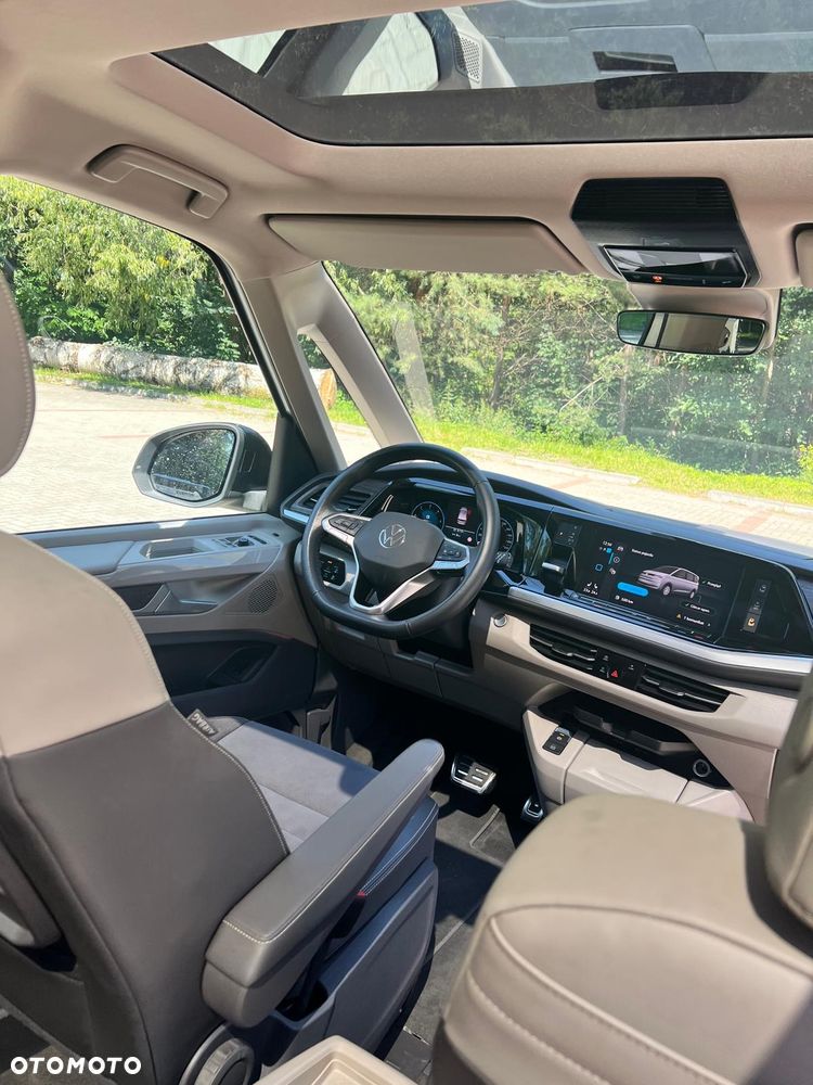 Volkswagen Multivan - 12