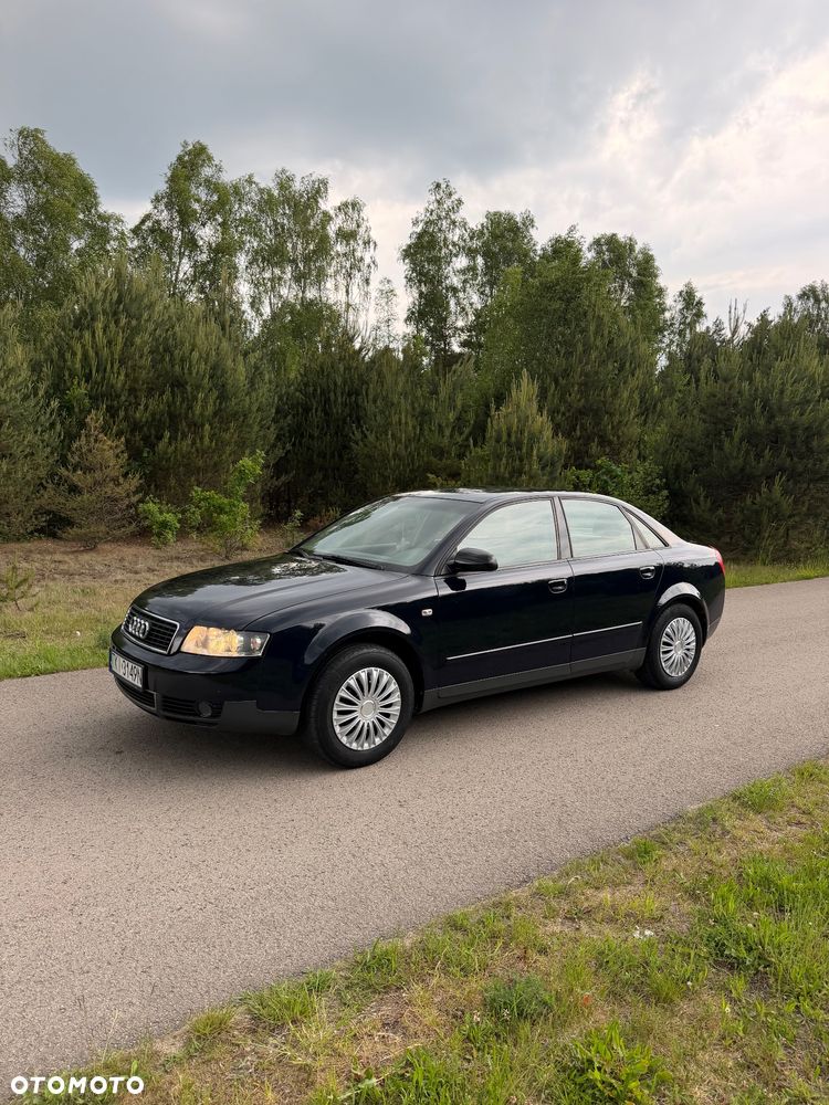 Audi A4 Limousine - 3