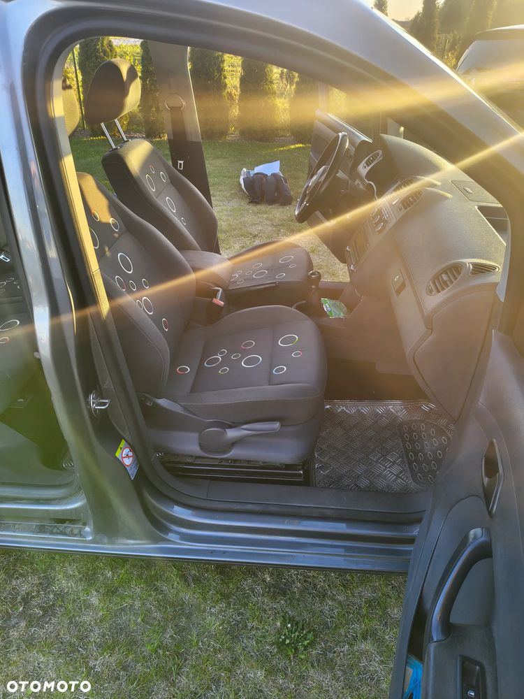 Volkswagen Caddy - 13