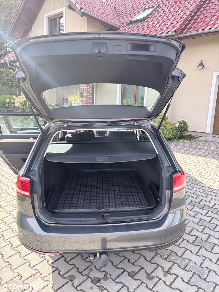 Volkswagen Passat - 16
