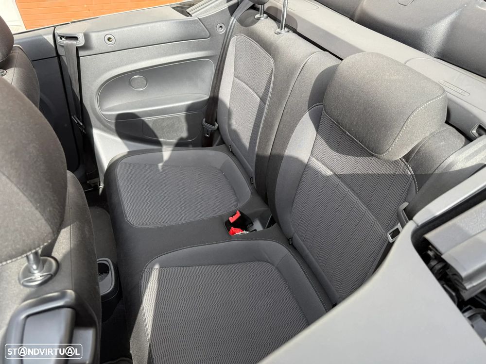 VW New Beetle Cabriolet 1.6 TDi Design - 15