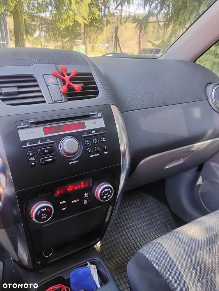 Suzuki SX4 - 9