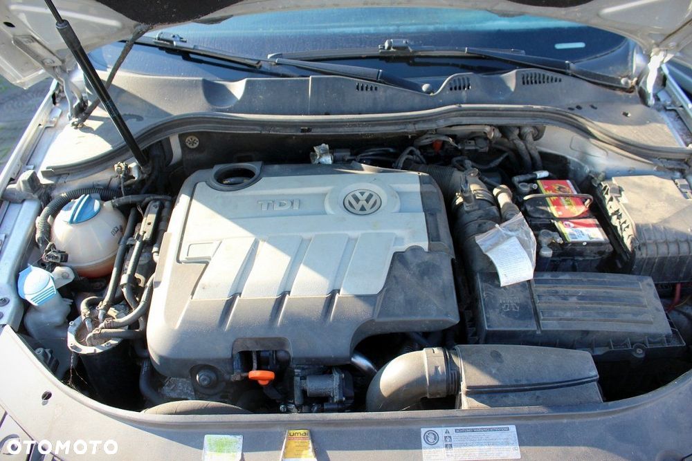 VW Passat B6 2010 2.0TDI CBAB Kombi (MASKA, ZDERZAK, LAMPA, BŁOTNIK, DRZWI, SZYBA, FOTEL) - 12