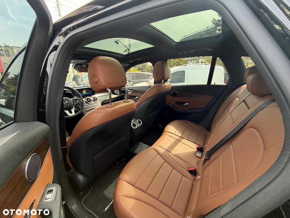 Mercedes-Benz GLC 300 4Matic 9G-TRONIC AMG Line - 7