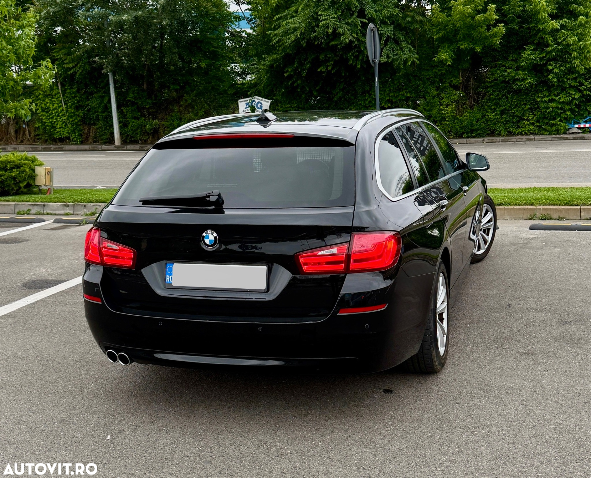 BMW Seria 5 520d Touring Aut. Luxury Line - 2