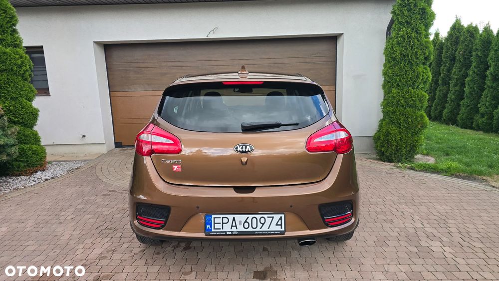 Kia Ceed - 8