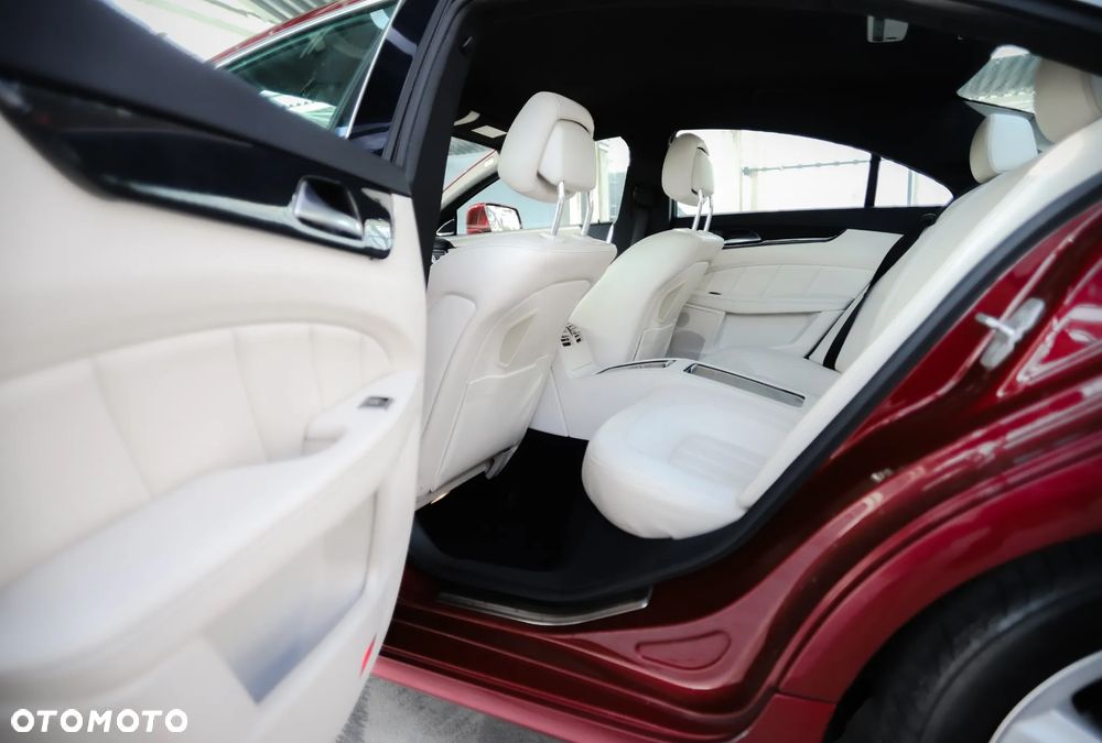 Mercedes-Benz CLS 350 CDI 4-Matic BlueEff - 29