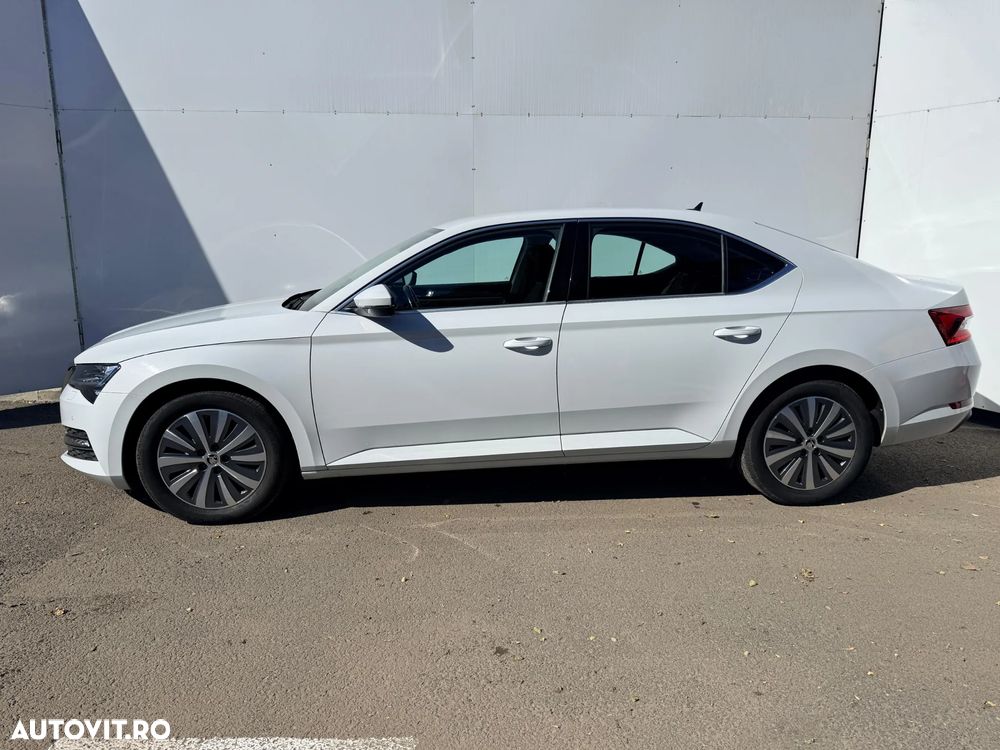 Skoda Superb 2.0 TDI DSG Style - 4