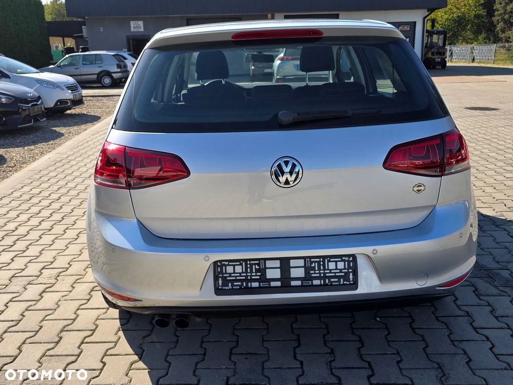 Volkswagen Golf - 8