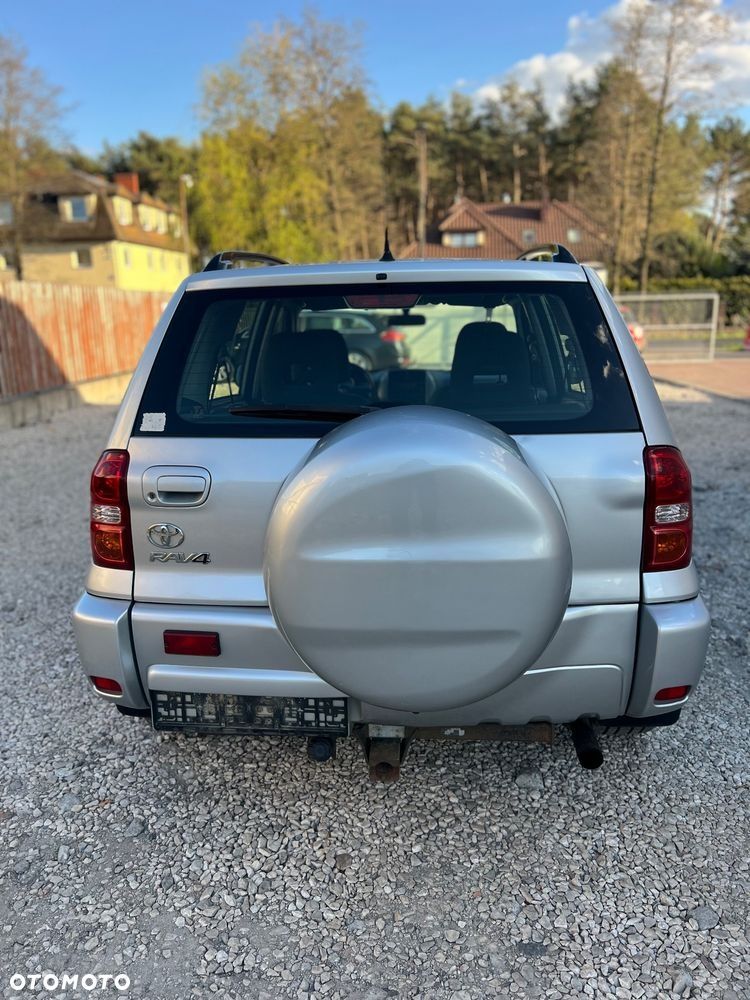 Toyota RAV4 D-4D 4x4 - 8