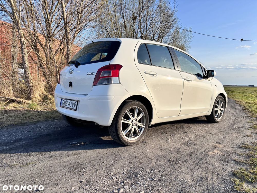 Toyota Yaris - 2
