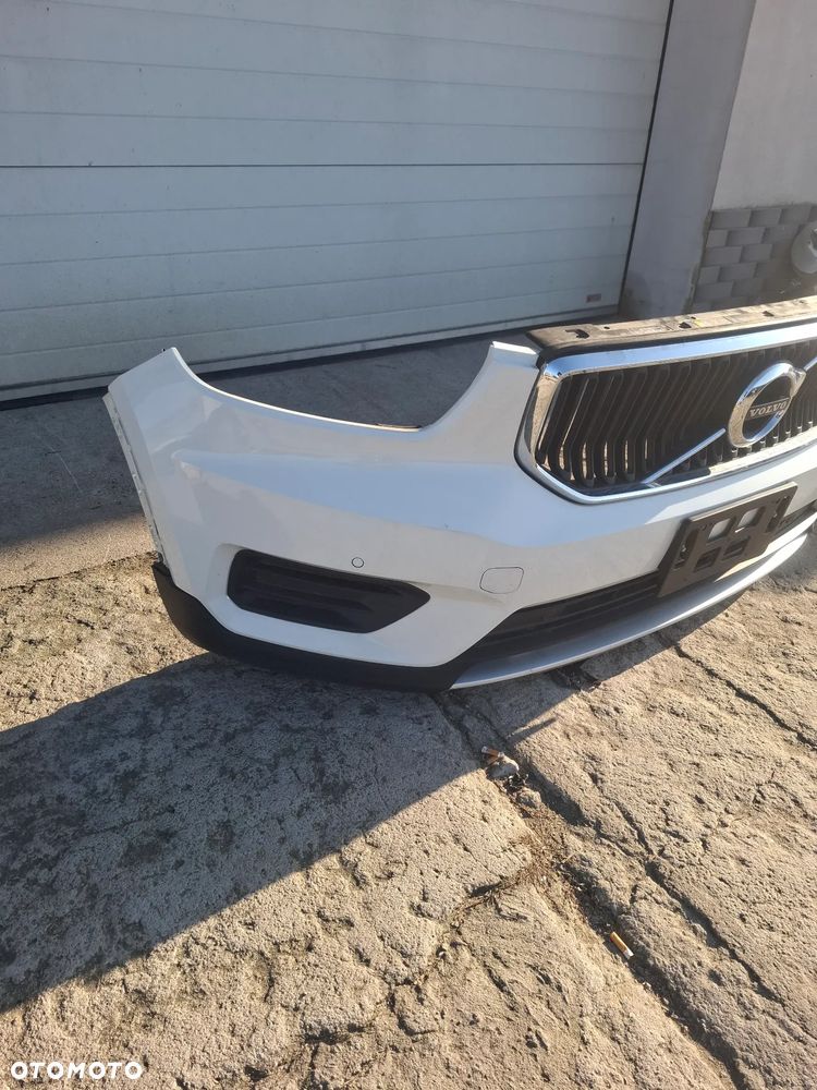 Volvo XC40 zderzak przód 4 PDC kompletny - 2