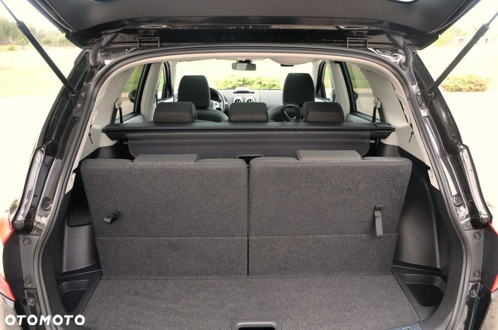 Nissan Qashqai+2 2011