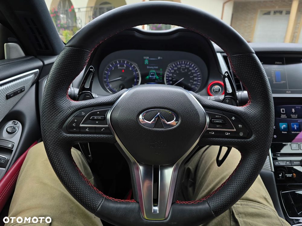 Infiniti Q60 - 15