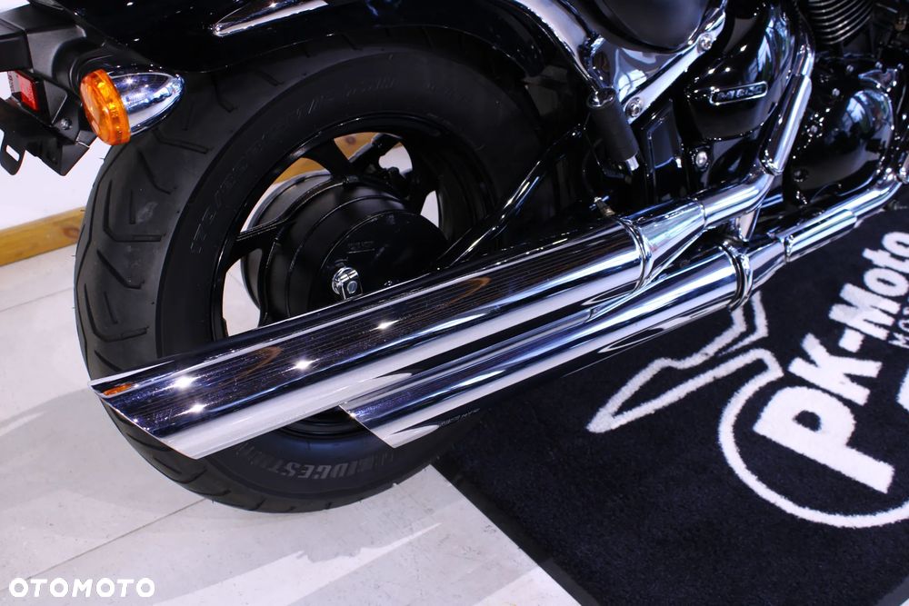 Suzuki Intruder - 22