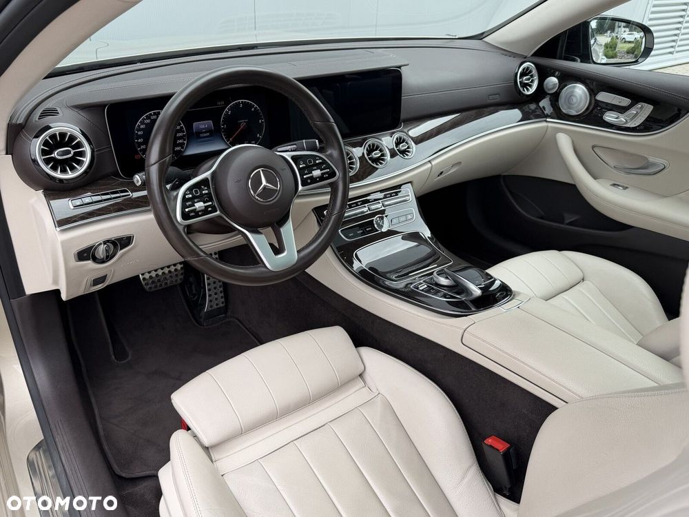 Mercedes-Benz Klasa E 220 d 9G-TRONIC - 17