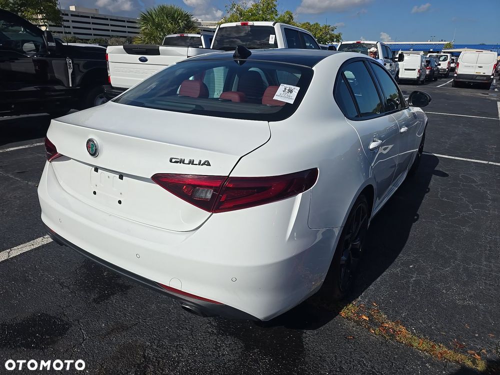 Alfa Romeo Giulia 2.0 Turbo TI Q4 - 4